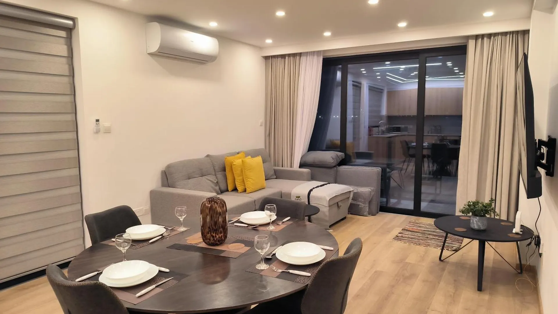 2 Bedroom Brand New Apartment Mc Kenzie 2 Minute To The Mc Kenzie Beach ラルナカ 0*,  キプロス