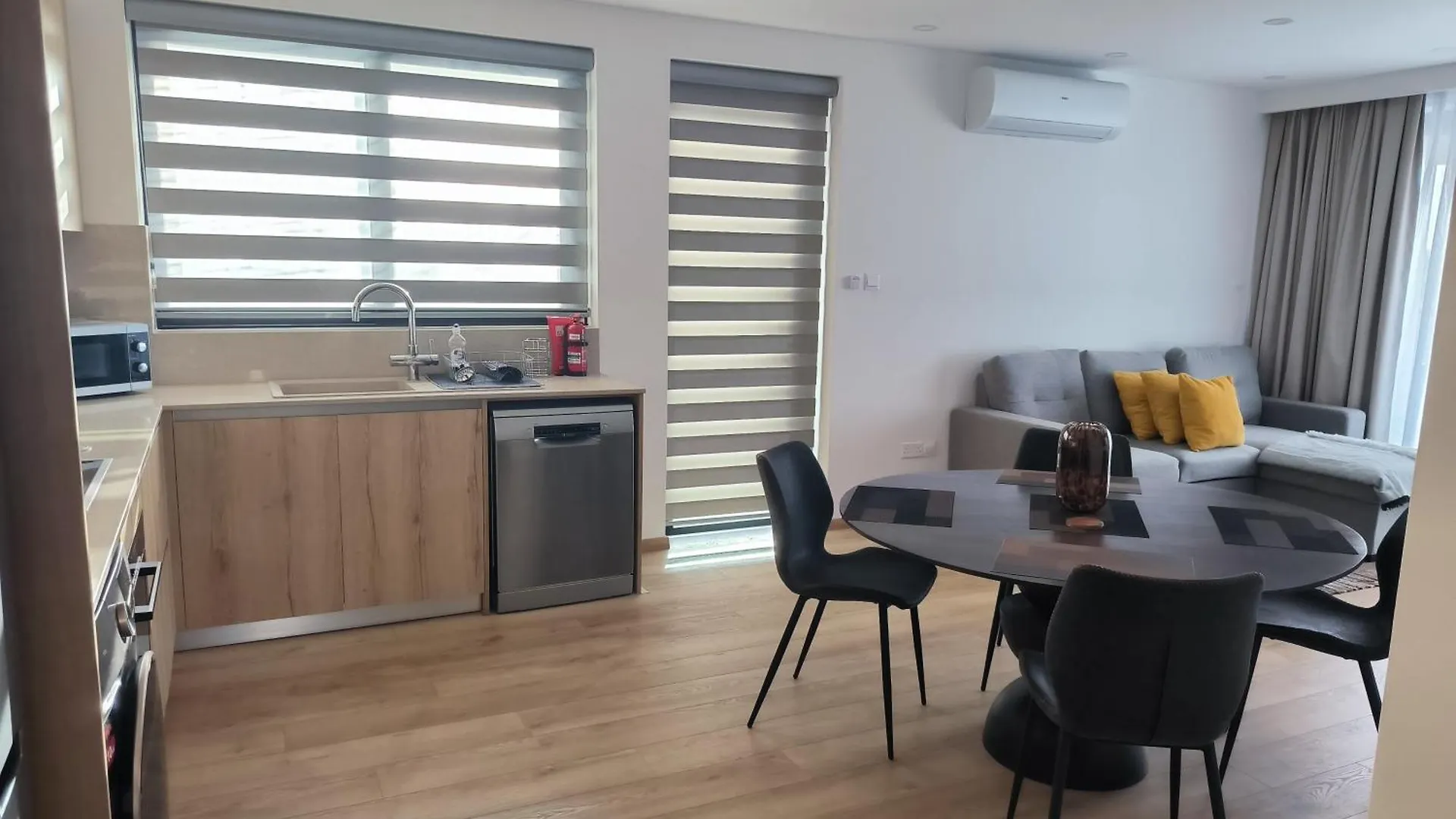 2 Bedroom Brand New Apartment Mc Kenzie 2 Minute To The Mc Kenzie Beach ラルナカ